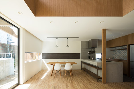 House of Yabugaoka by Flame Planning Office