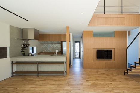 House of Yabugaoka by Flame Planning Office