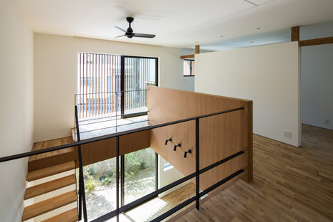 House of Yabugaoka by Flame Planning Office
