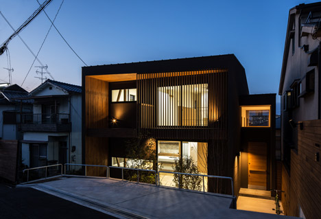 House of Yabugaoka by Flame Planning Office