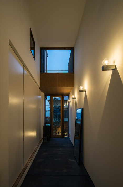 House of Yabugaoka by Flame Planning Office