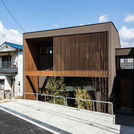 House of Yabugaoka by Flame Planning Office
