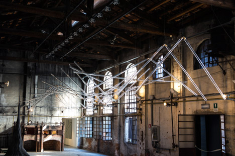 In 20 Steps to Venice installation by Studio Drift