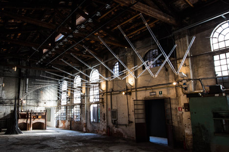 In 20 Steps to Venice installation by Studio Drift