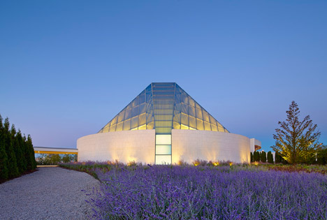 Ismaili Centre by Moriyama & Teshima Architects