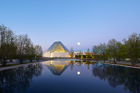 Ismaili Centre by Moriyama & Teshima Architects