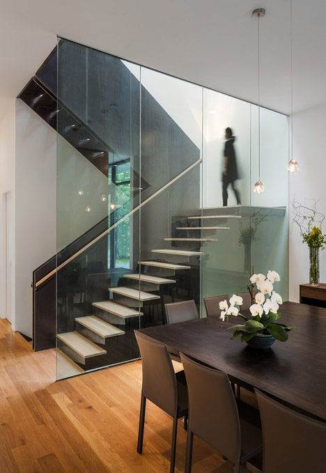 Bridge House by Höweler + Yoon Architecture