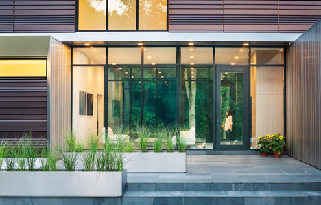 Bridge House by Höweler + Yoon Architecture