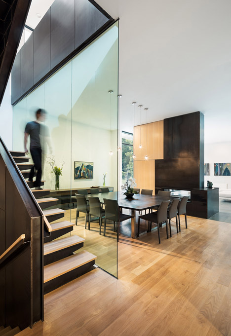 Bridge House by Höweler + Yoon Architecture