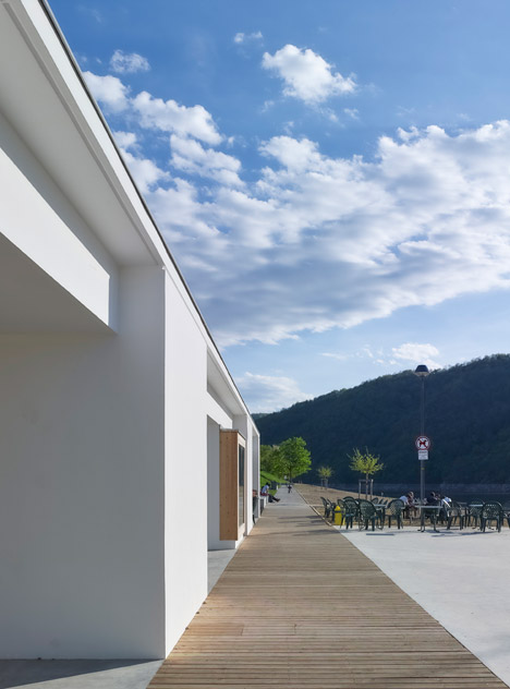 Leisure and services center by Link architectes