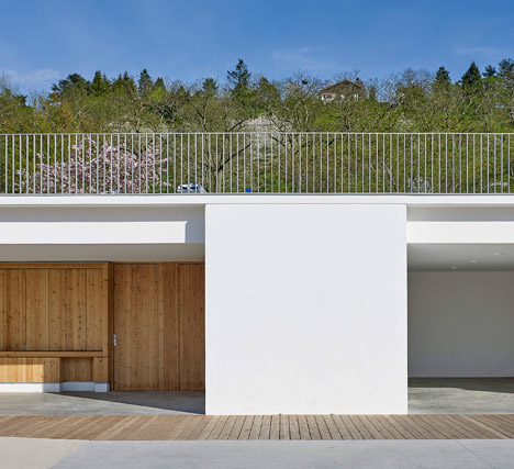 Leisure and services center by Link architectes