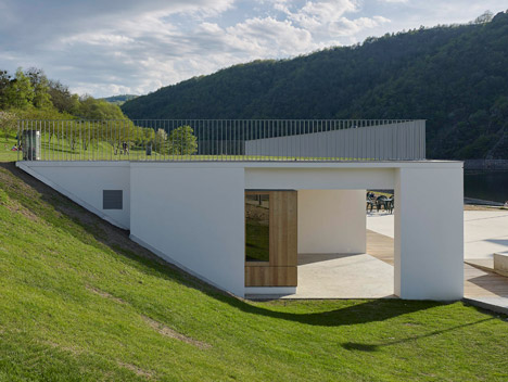 Leisure and services center by Link architectes