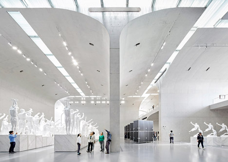 Long Museum West Bund by Deshaus photographed by Hufton + Crow