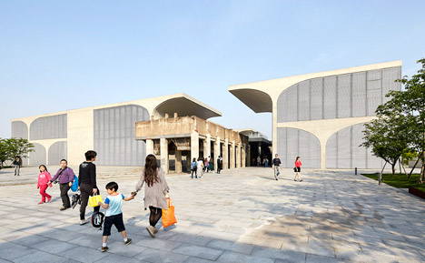 Long Museum West Bund by Deshaus photographed by Hufton + Crow