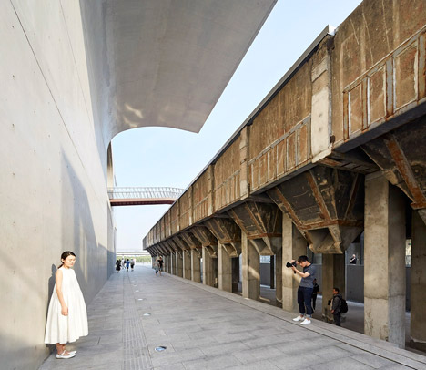Long Museum West Bund by Deshaus photographed by Hufton + Crow