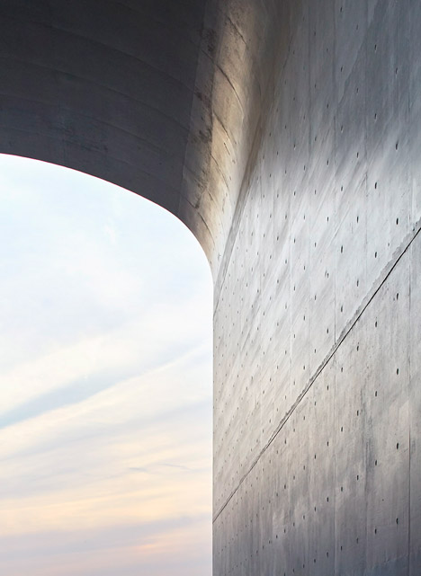 Long Museum West Bund by Deshaus photographed by Hufton + Crow