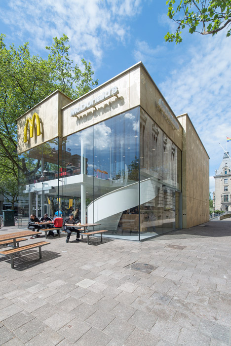 McDonalds Coolsingel by MEI Architects and Planners