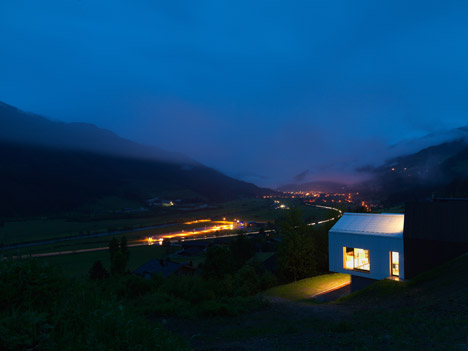 Mountain View House by SoNo Arhitekti