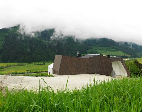 Mountain View House by SoNo Arhitekti