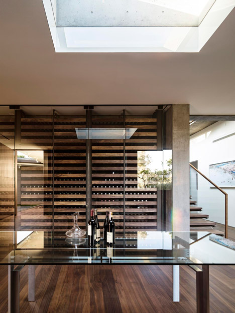 Oak Pass Main House by Walker Workshop