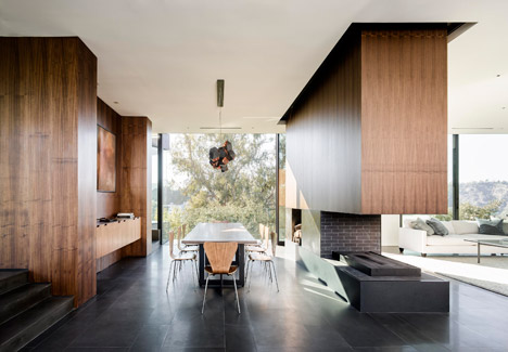 Oak Pass Main House by Walker Workshop