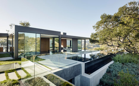 Oak Pass Main House by Walker Workshop