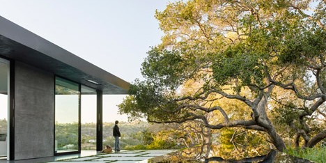 California home for a violinist features underground rooms and a rooftop pool