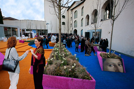 Palma de Vecchio Pop up Square by Studio Fink