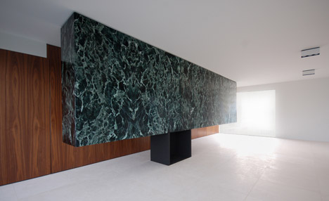 Penthouse in Antwerp by de meester vliegen architecten