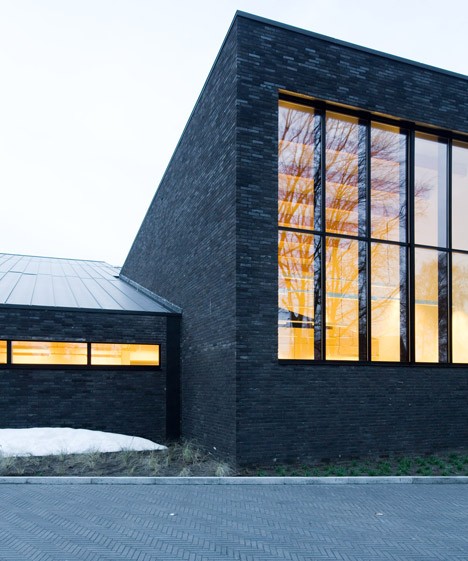 Public Library in Zoersel by OMGEVING