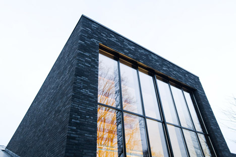 Public Library in Zoersel by OMGEVING