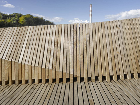 La Sallaz Footbridge by 2b architectes