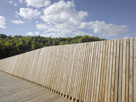 La Sallaz Footbridge by 2b architectes