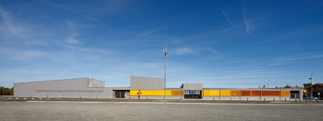 School in Vila-seca by 2260mm Architects