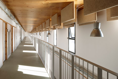 School in Vila-seca by 2260mm Architects
