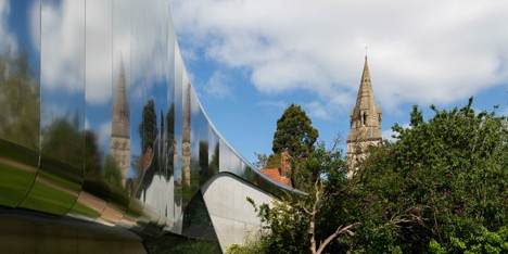 “The building appears to have just fallen from Mars and landed there”