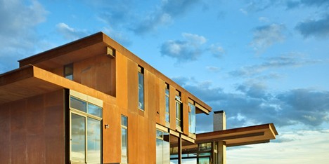 Tom Kundig’s Studhorse is a rural retreat for both snowy winters and scorching summers