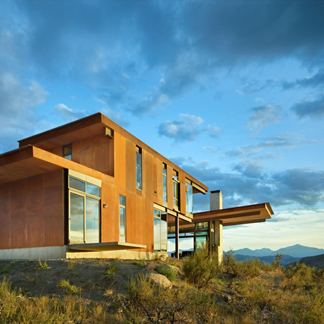 Tom Kundig’s Studhorse is a rural retreat for both snowy winters and scorching summers