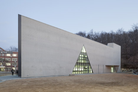 Triangle School by Nameless Architecture