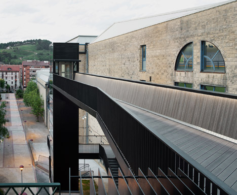 Urban Lift and Pedestrian Bridge by VAUMM