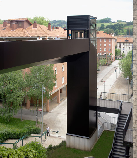 Urban Lift and Pedestrian Bridge by VAUMM