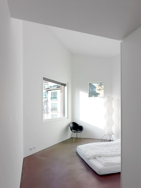 Urban Villa 4 in 1 by 2b Architectes