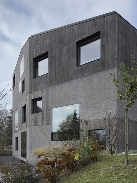 Urban Villa 4 in 1 by 2b Architectes