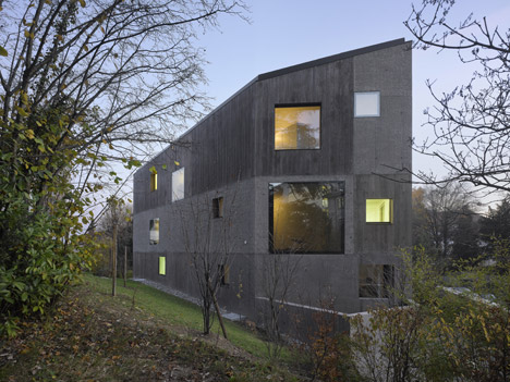 Urban Villa 4 in 1 by 2b Architectes