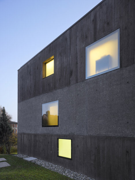 Urban Villa 4 in 1 by 2b Architectes