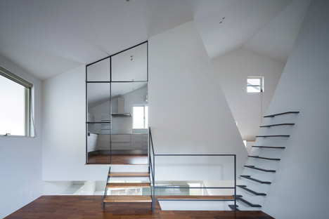House in Wakayama by Spray