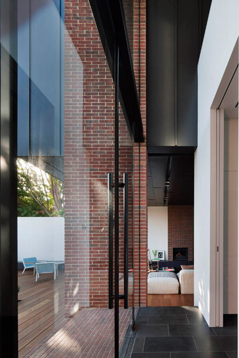 Abstract-House_Matt-Gibson_dezeen_468_16