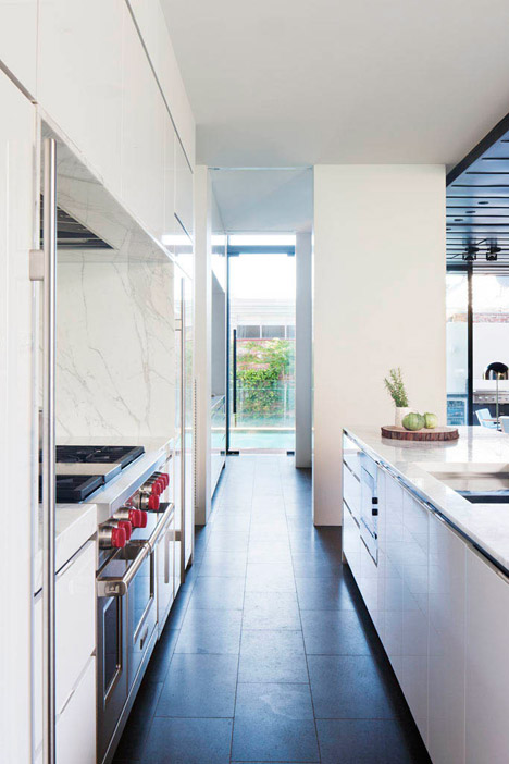Abstract-House_Matt-Gibson_dezeen_468_9