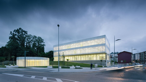 Adult Education Centre by 1004arquitectos