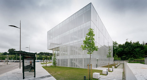 Adult Education Centre by 1004arquitectos